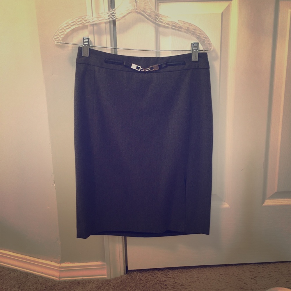 Express gray skirt size 4